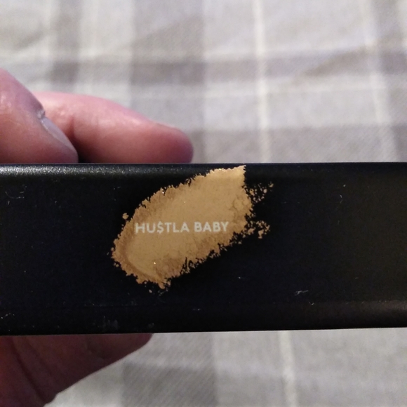 Fenty Beauty Killawatt Freestyle Highlighter by Rihanna - Picture 3 of 6